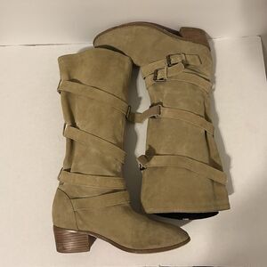 Twiggy London Women's Riding Boots Sz 7.5 Tan Suede Cowgirl Stacked Heel Strappy